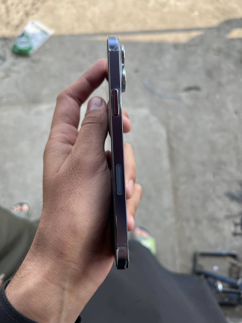 Apple iPhone 13 Pro Max 1