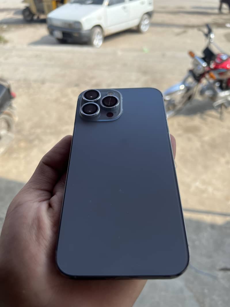 Apple iPhone 13 Pro Max 2
