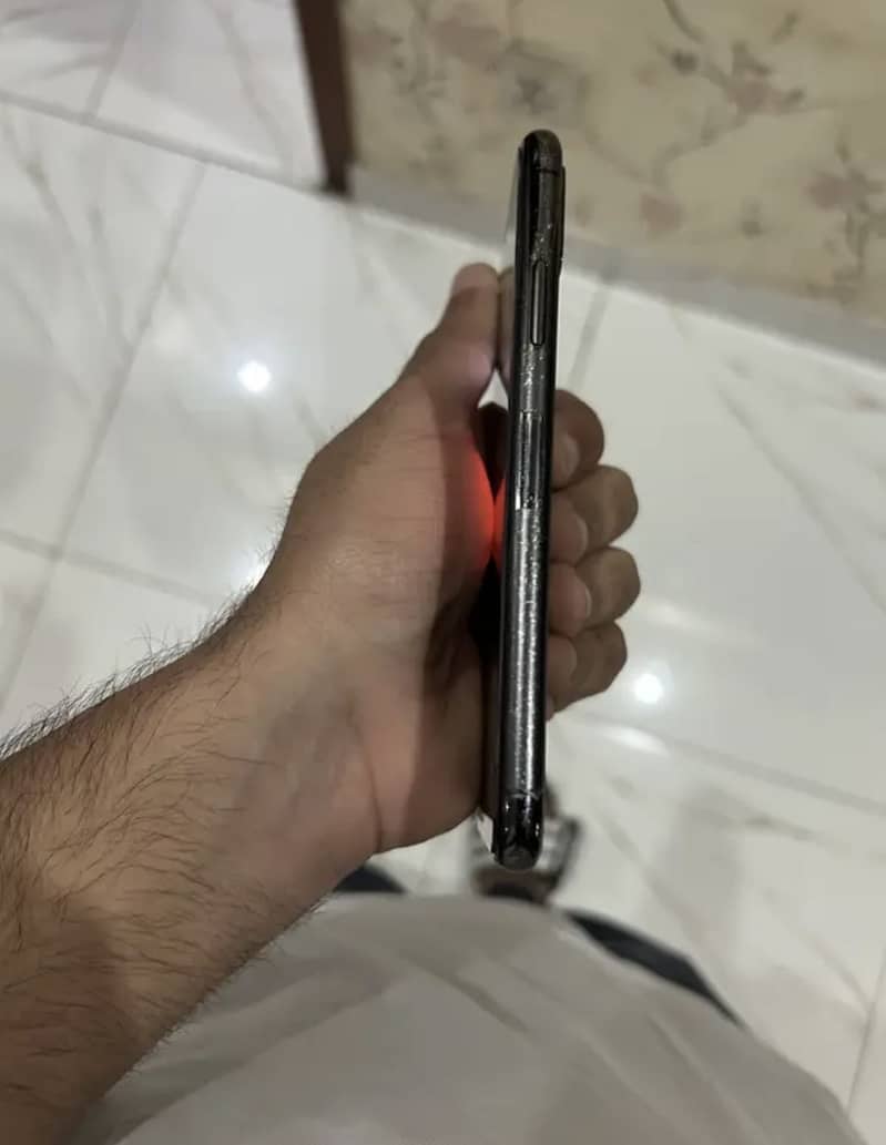Apple iPhone X 3