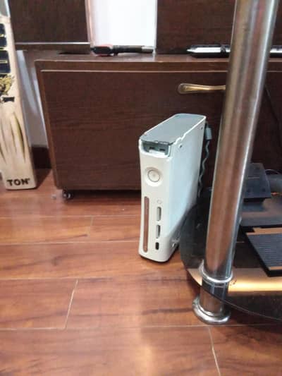 Xbox 360 body damaged games 60% okay
