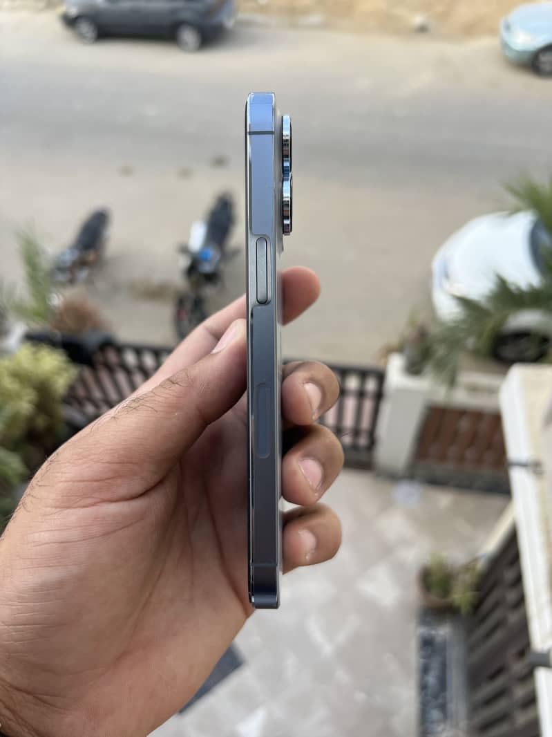 Apple iPhone 13 Pro 0