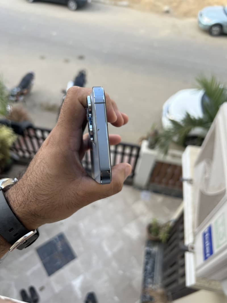 Apple iPhone 13 Pro 3