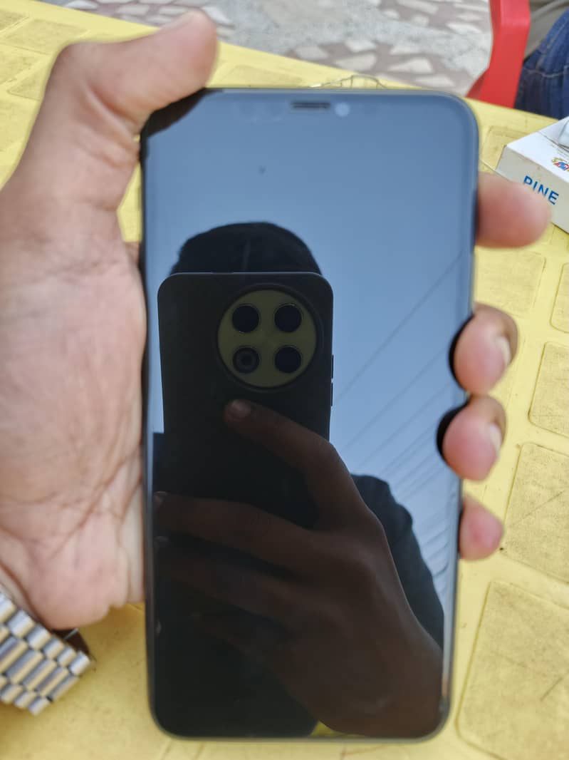 Apple iPhone 11 Pro Max 6