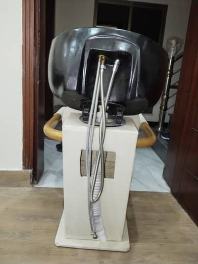 shampoo chair