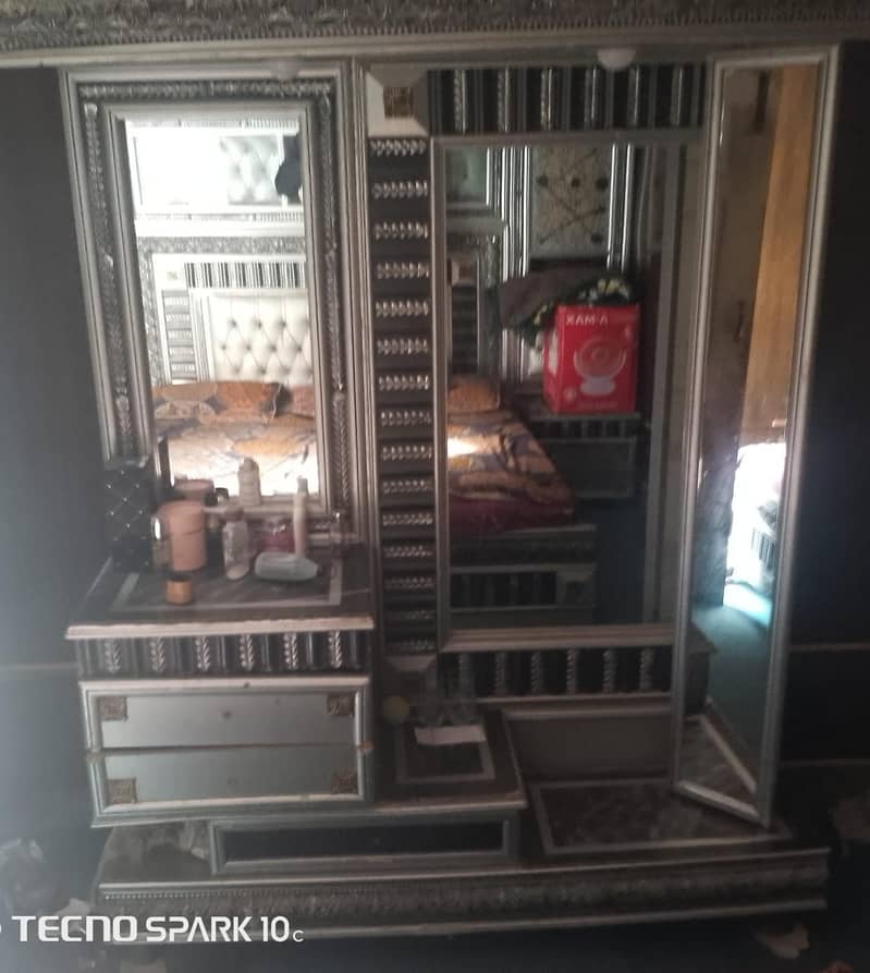 Bed , Side tables , Dressing Tables 2