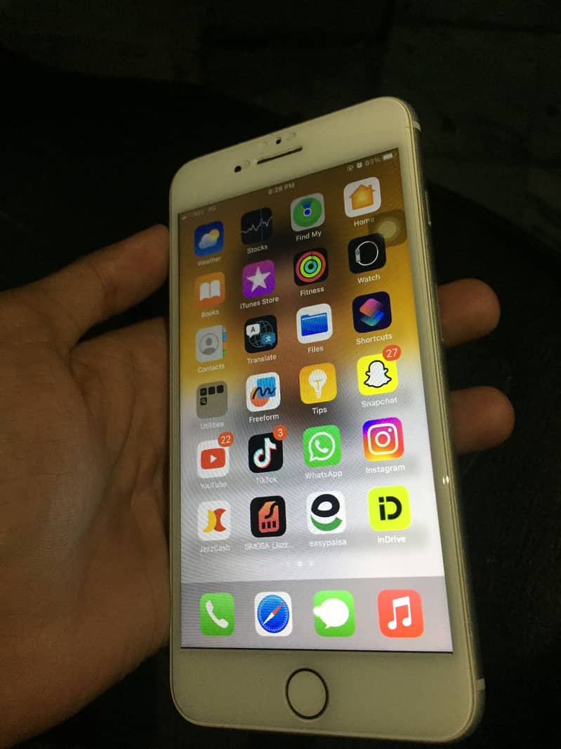 Apple iPhone 8 Plus 1