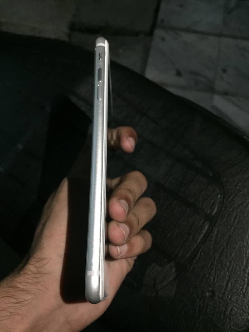 Apple iPhone 8 Plus 5