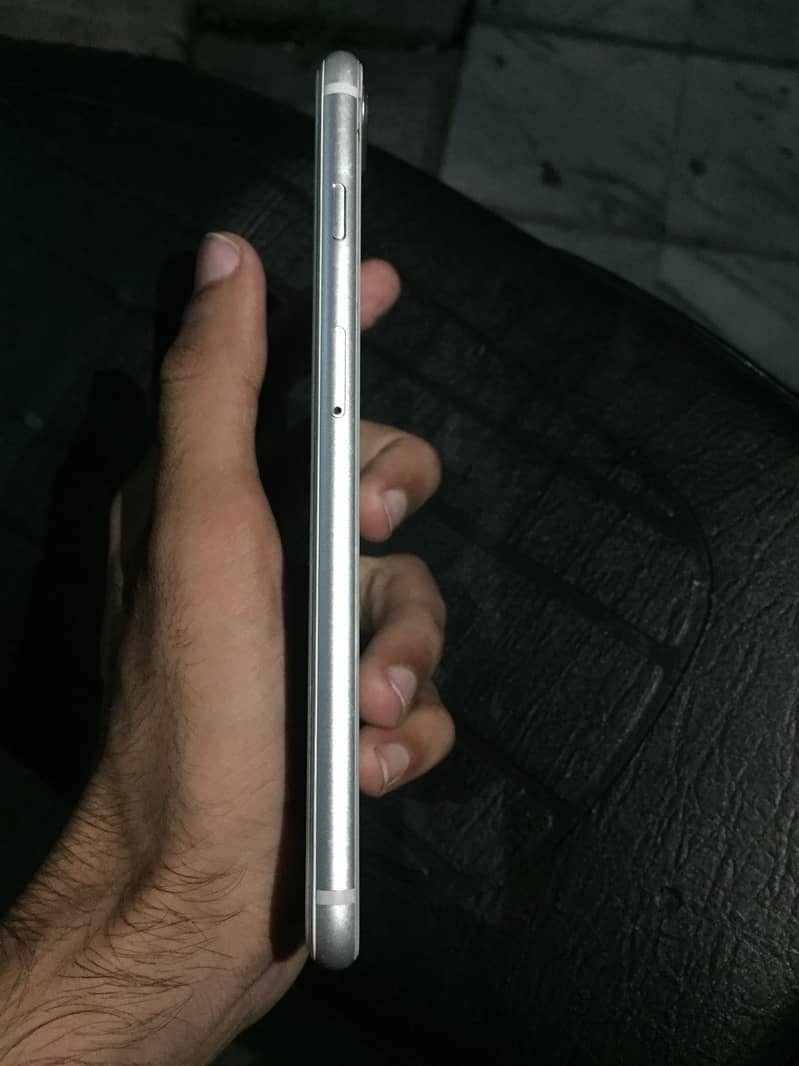 Apple iPhone 8 Plus 6