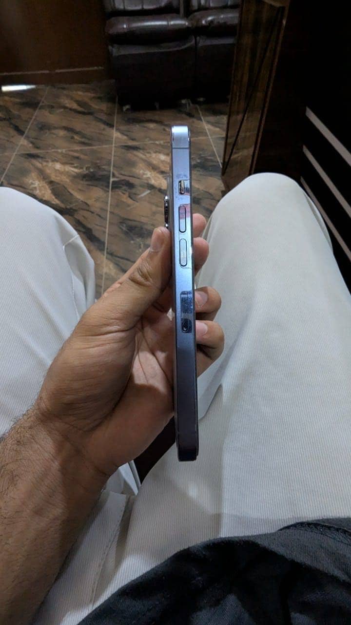 Apple iPhone 13 Pro 2