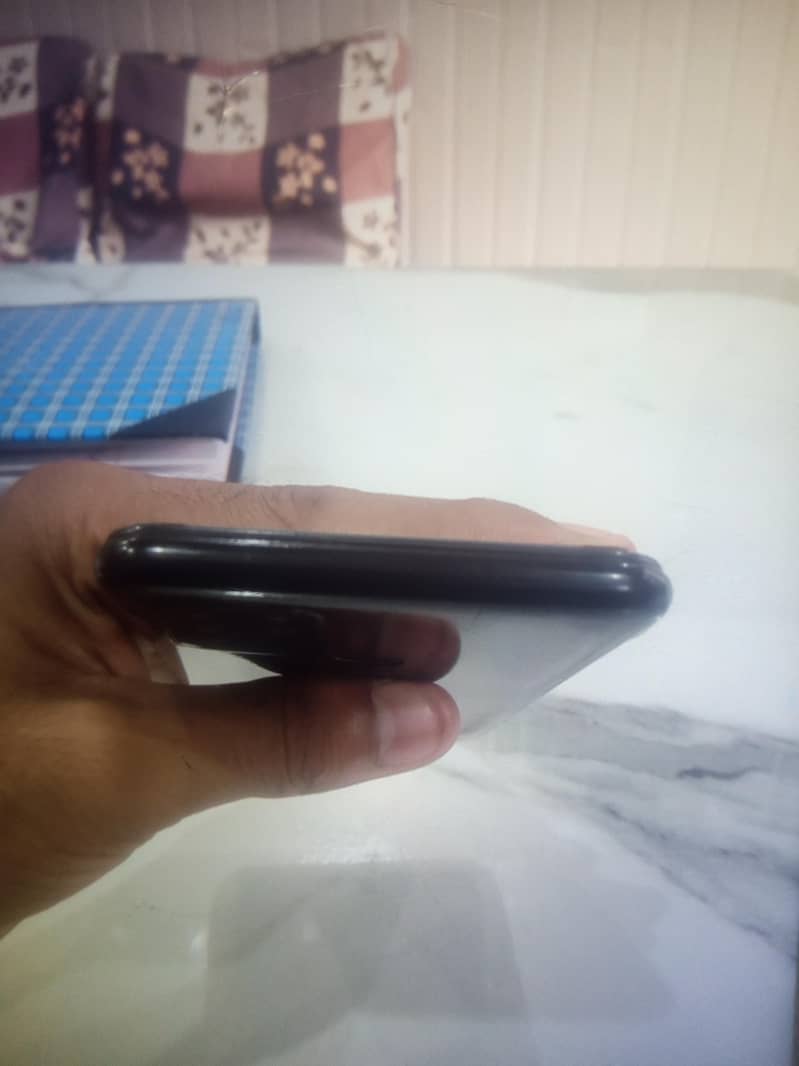Infinix Hot 10 - Mobile Phones - 1120345536