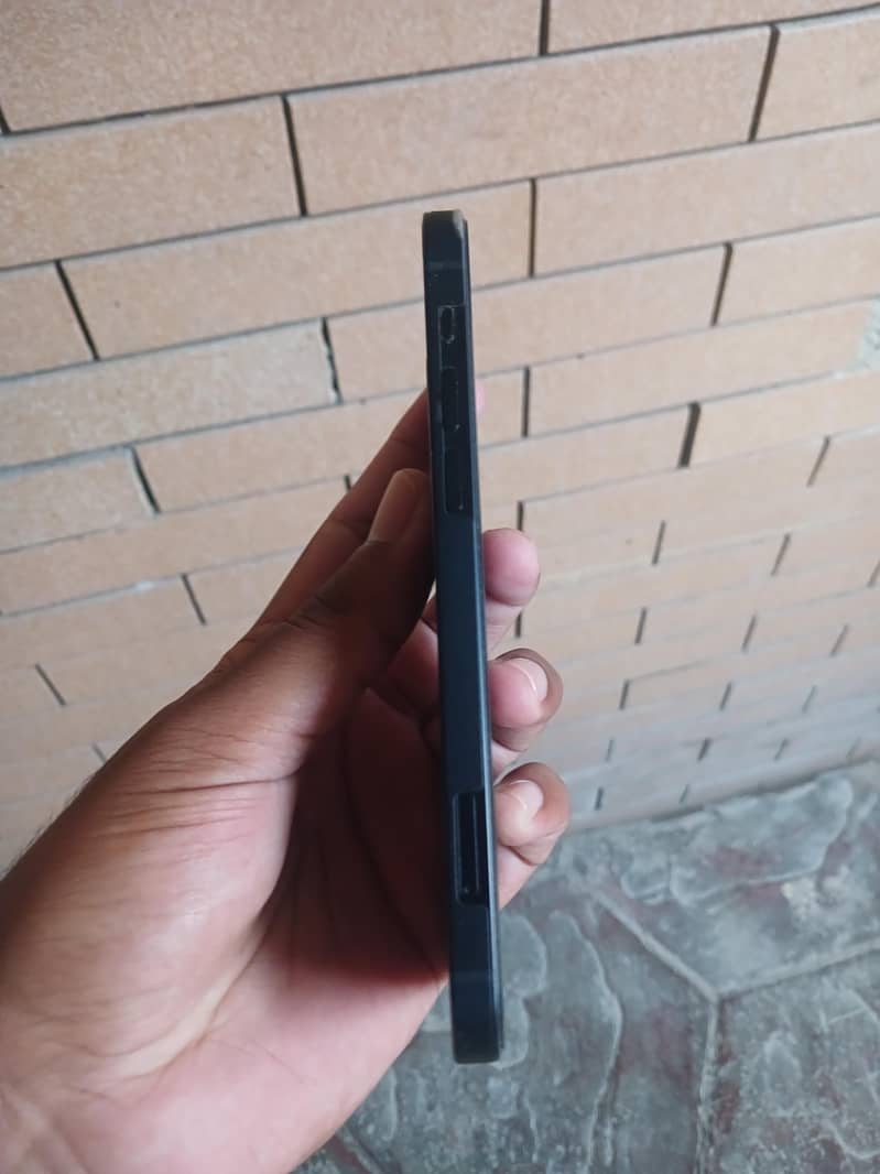 Apple iPhone 12 0
