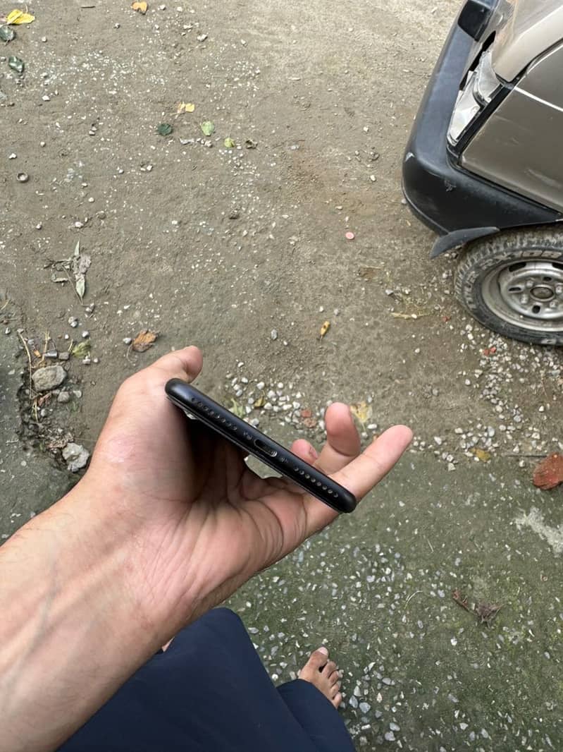 Apple iPhone 7 Plus 3