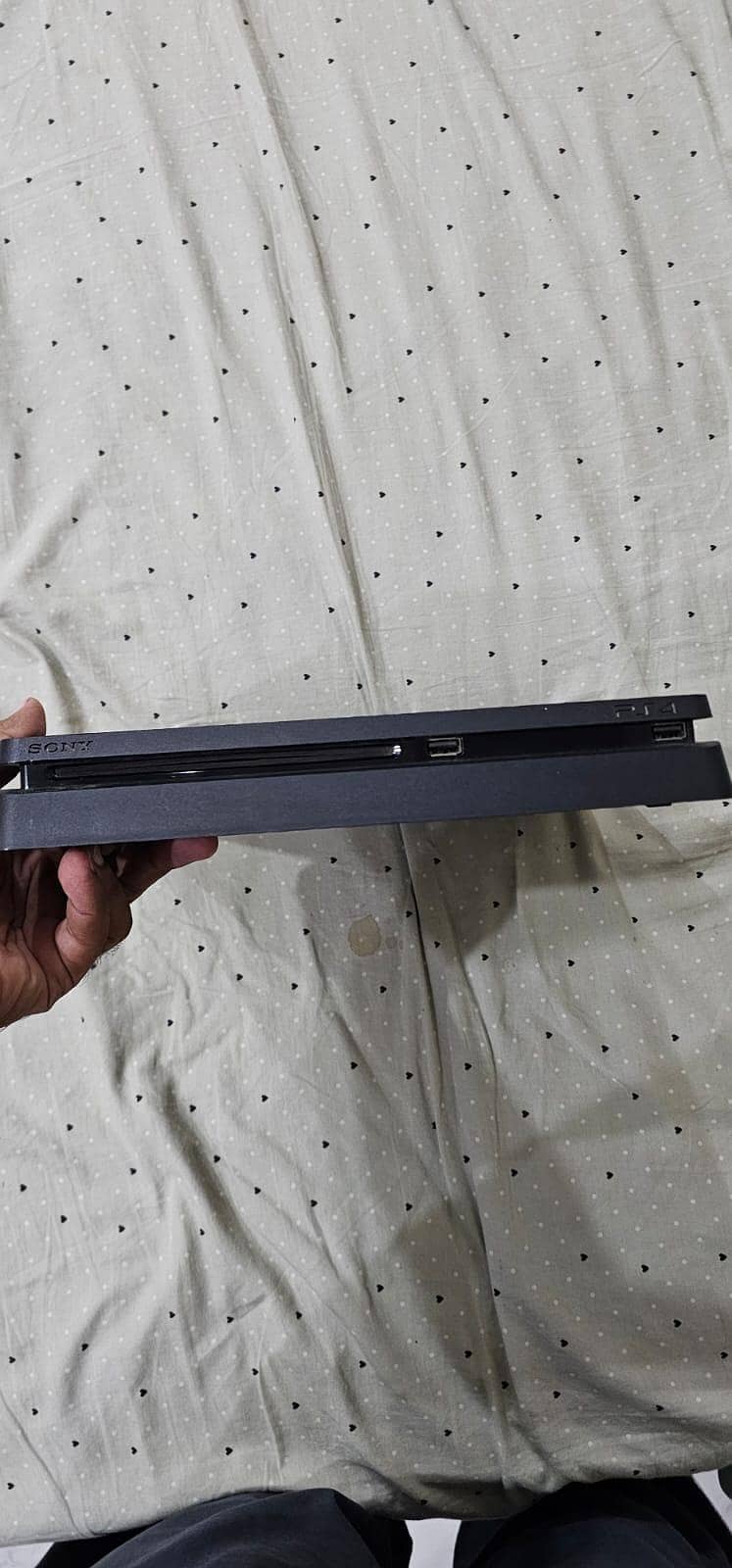 Playstation ps4 slim 3