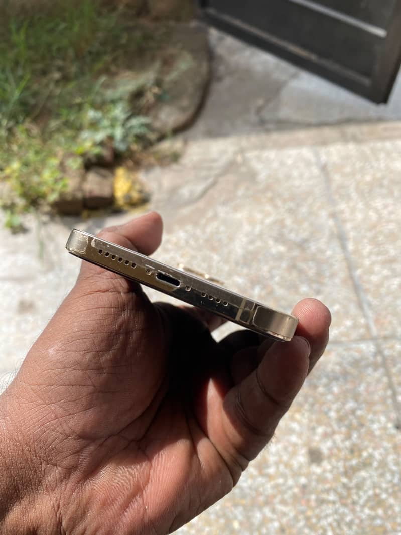 Apple iPhone 12 Pro Max 5