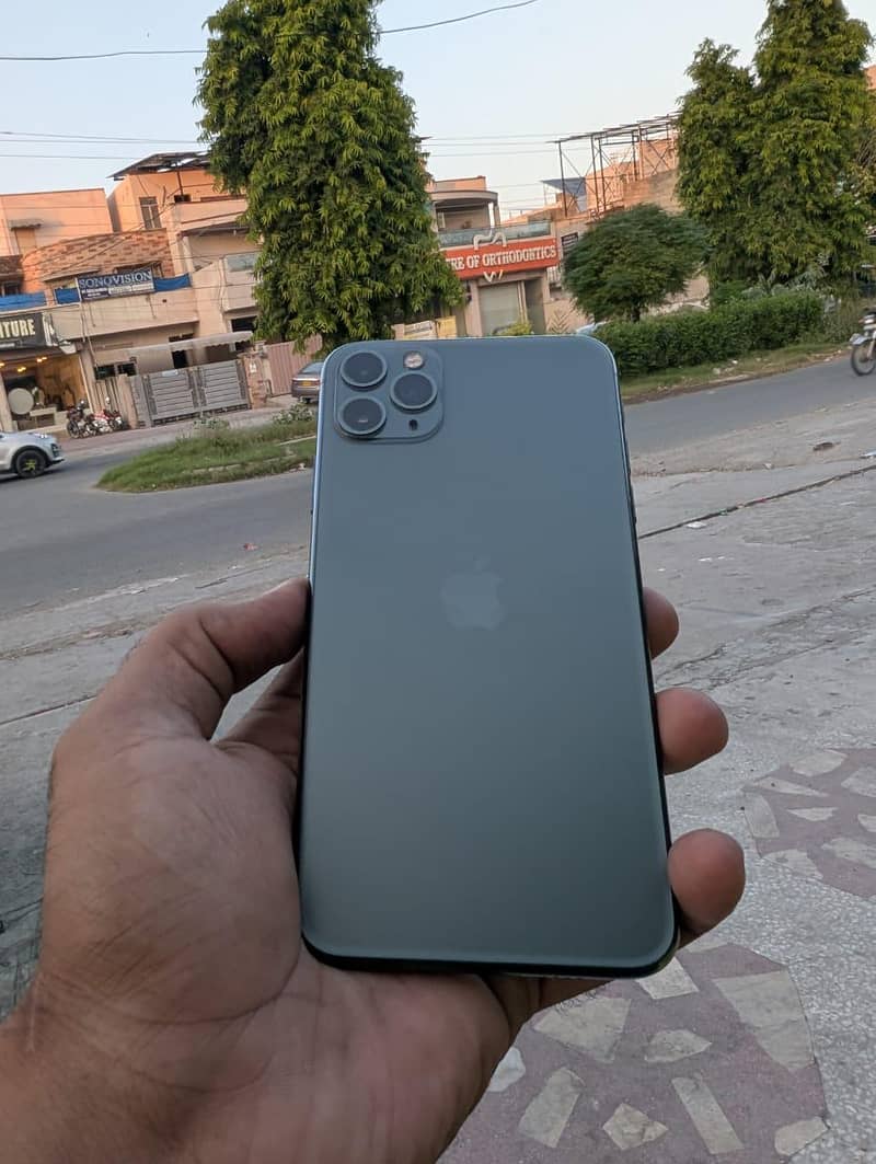 Apple iPhone 11 Pro Max 0