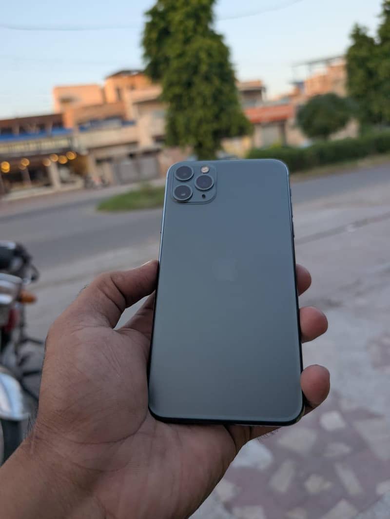 Apple iPhone 11 Pro Max 7