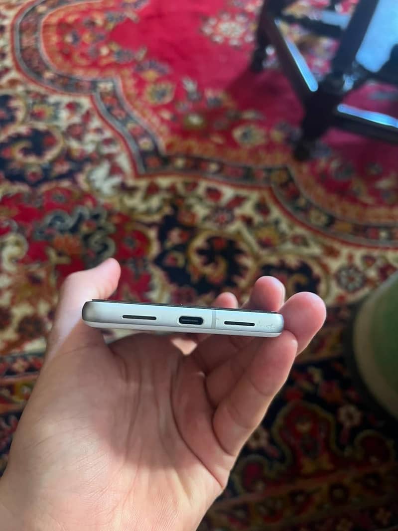 Google Pixel 7 4