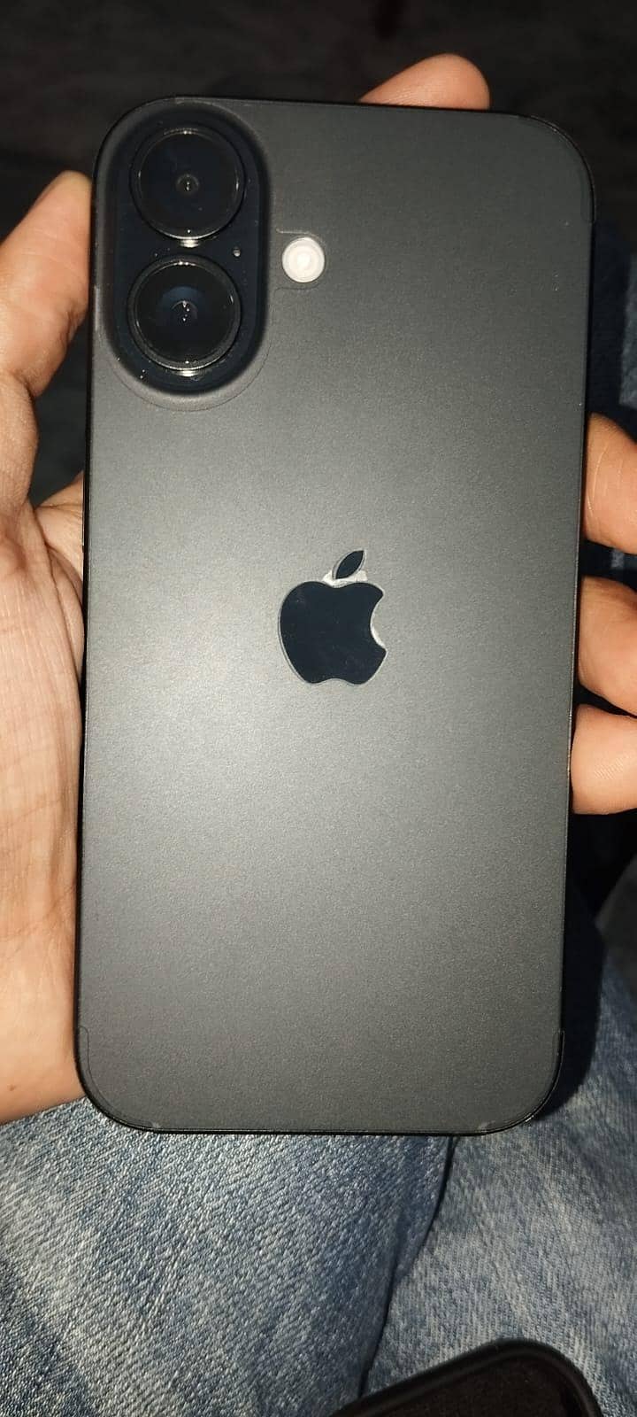 Apple iPhone 16 1