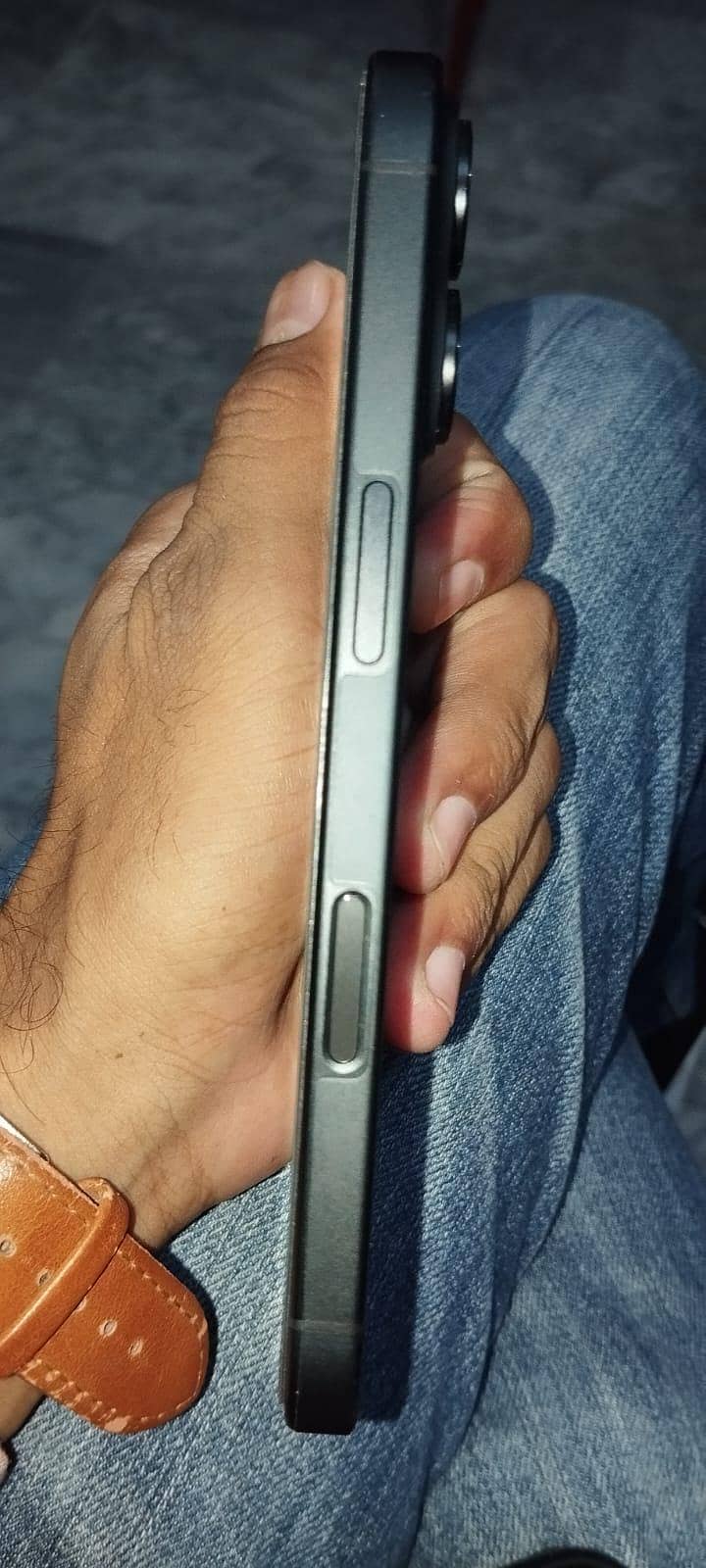 Apple iPhone 16 2