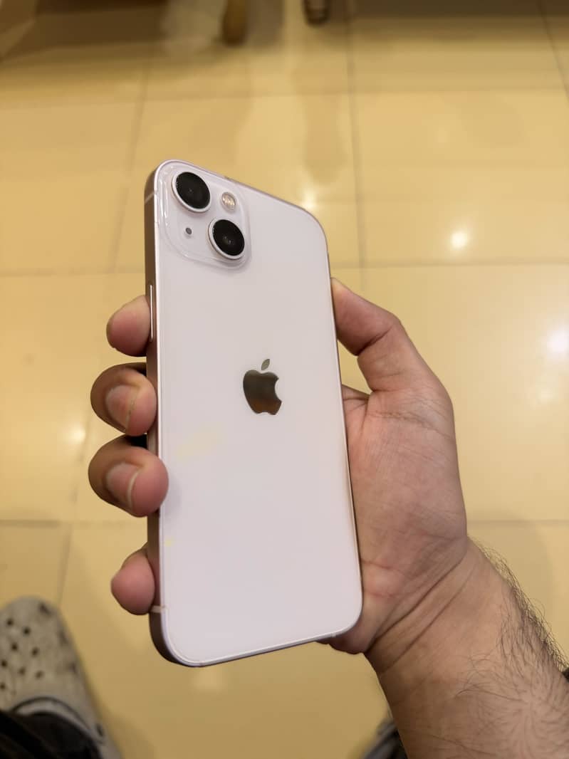 Apple iPhone 13 0