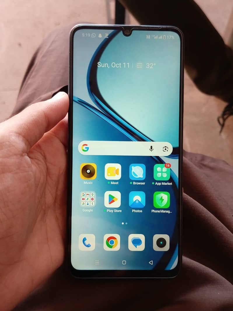 Realme C63 1