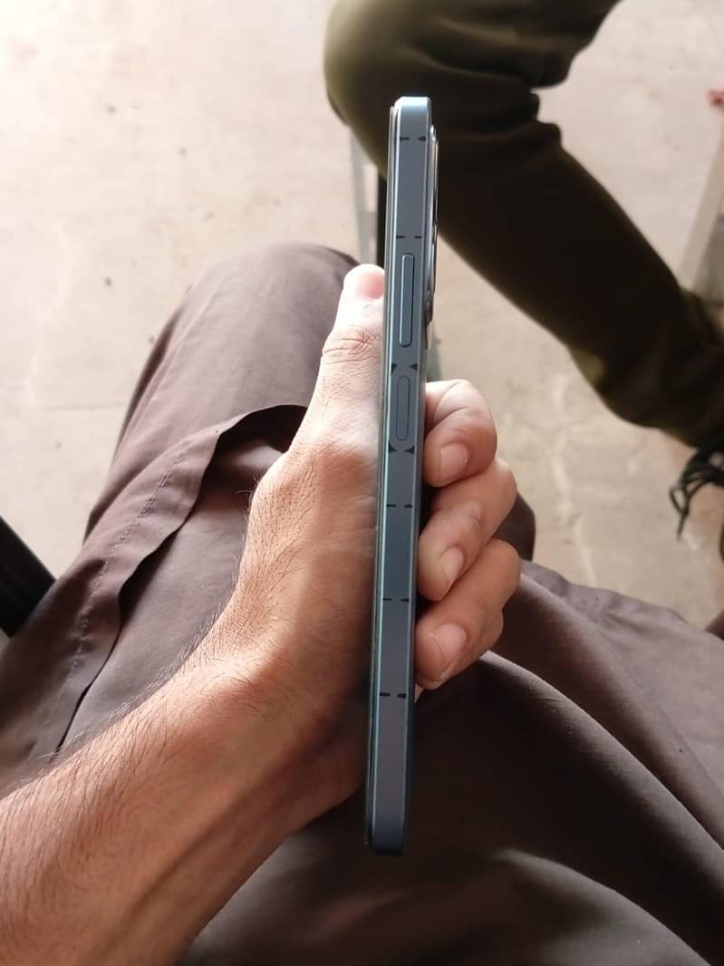 Realme C63 3