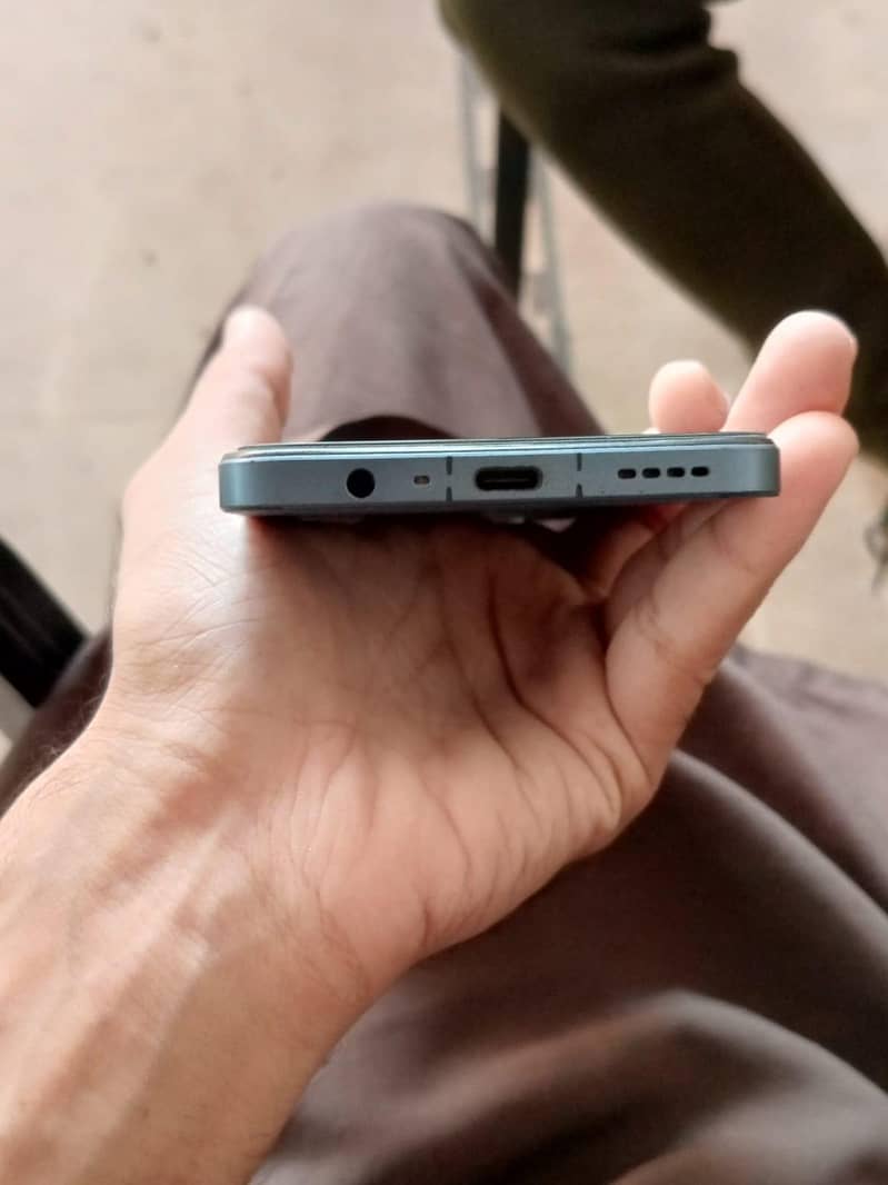 Realme C63 6