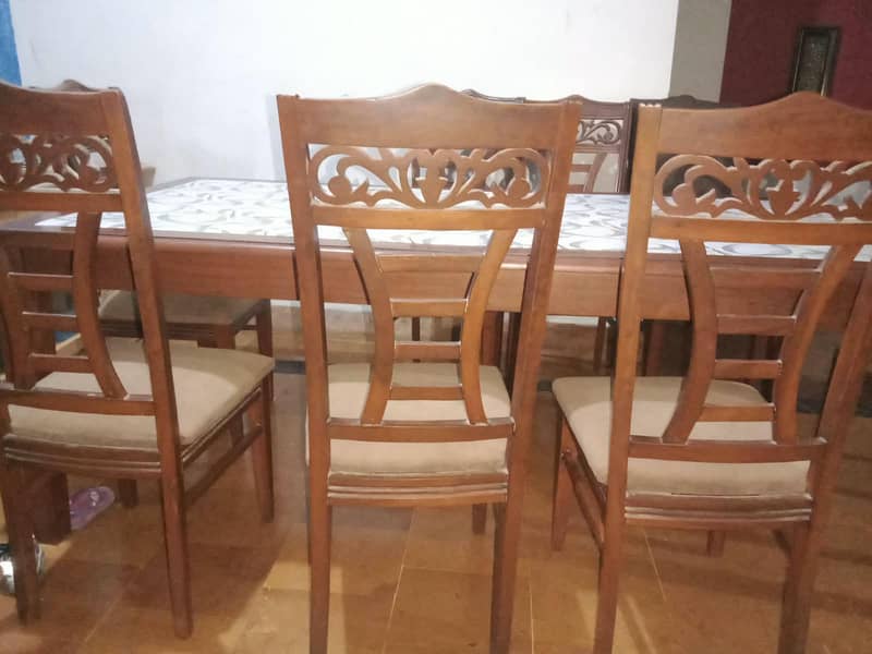 selling dining table 5