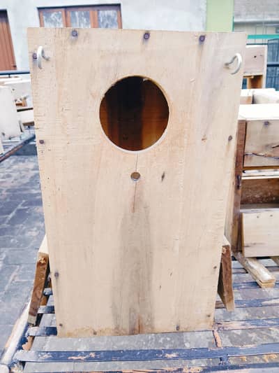 Heavy-Duty Wooden Box with Circular Hole – Durable Wooden Crate