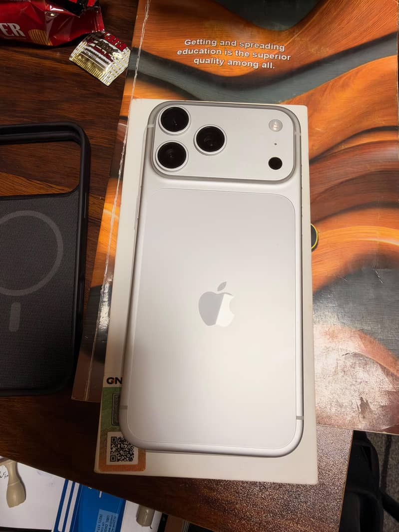 Apple iPhone 17 Pro Max 0