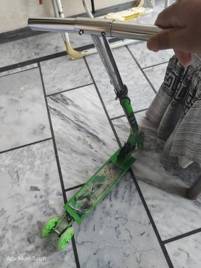 two wheel scooti