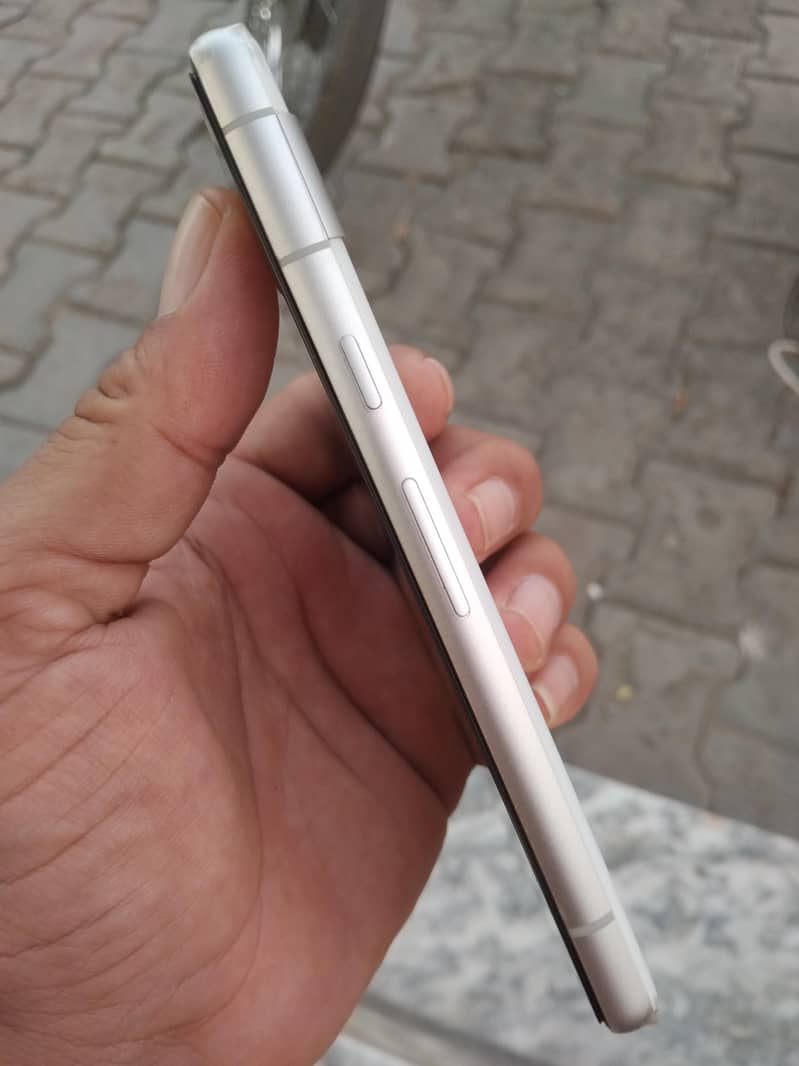 Google Pixel 7a 2
