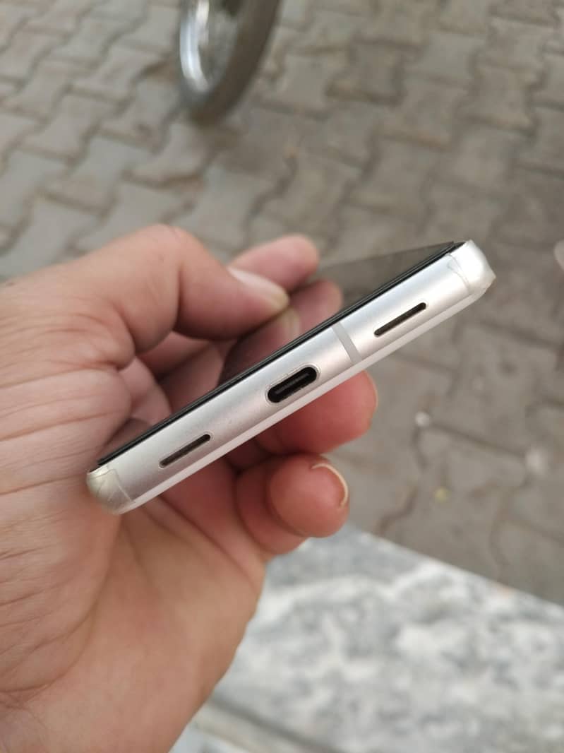 Google Pixel 7a 4
