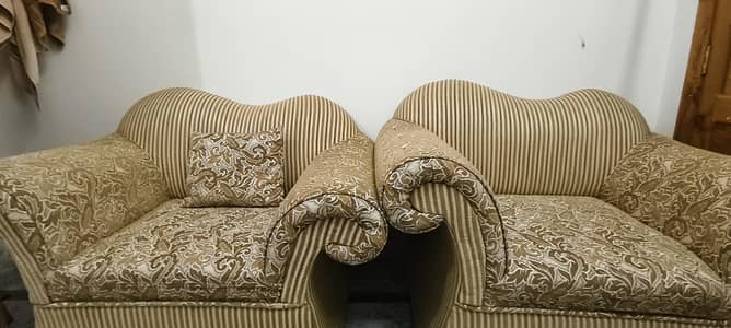 5 SEATER SOFA + 2 CHAIRS FOR SALE