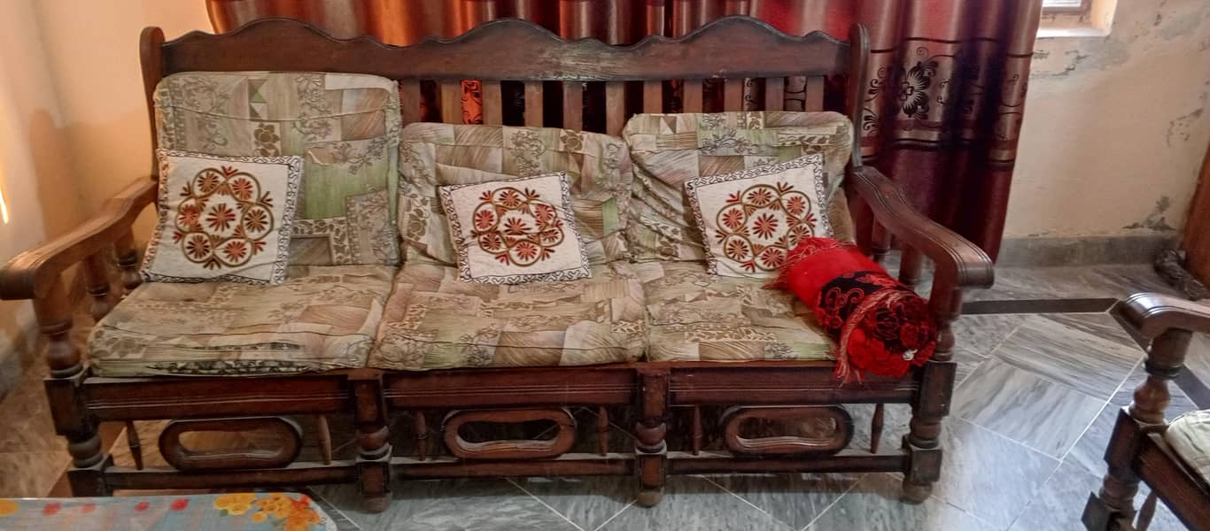 Old sofa structure 0