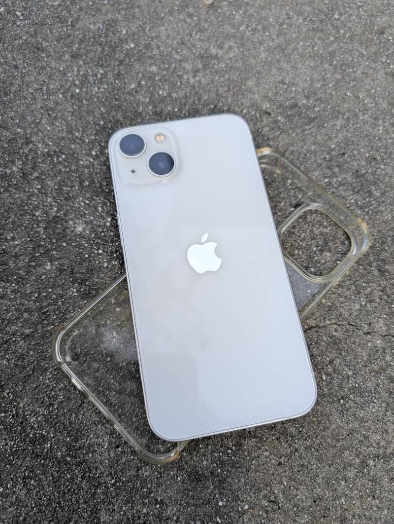 Apple iPhone 13 10
