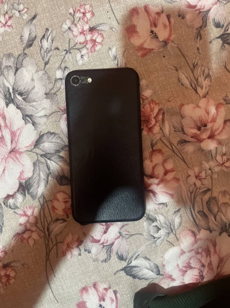 Apple iPhone 8 1