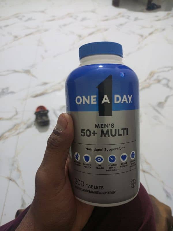 multi vitamins tablets 0