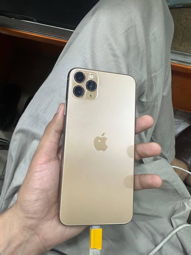 Apple iPhone 11 Pro Max 2