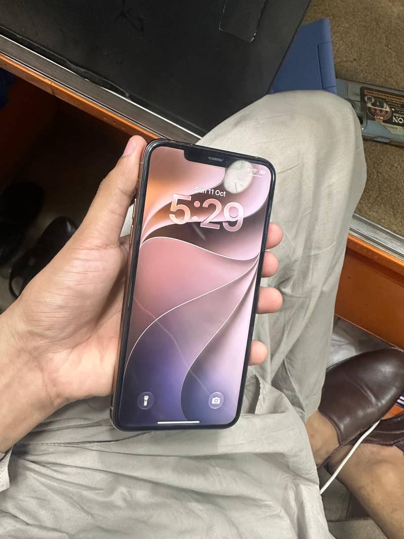 Apple iPhone 11 Pro Max 5
