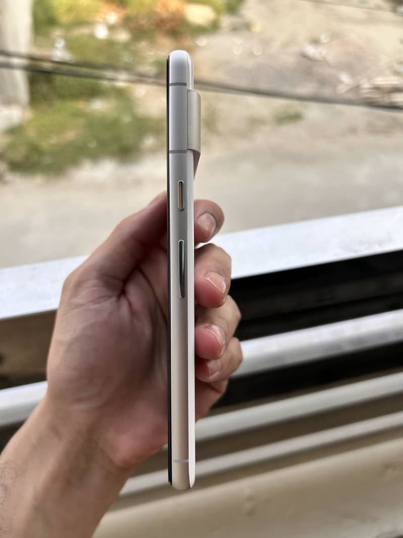 Google Pixel 7 4