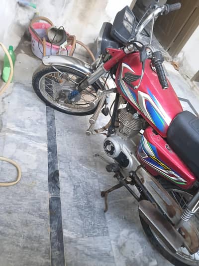 united 125