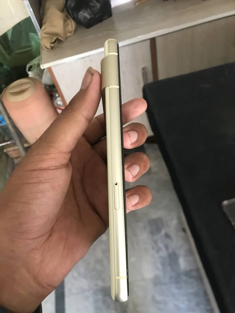 Google Pixel 7 4