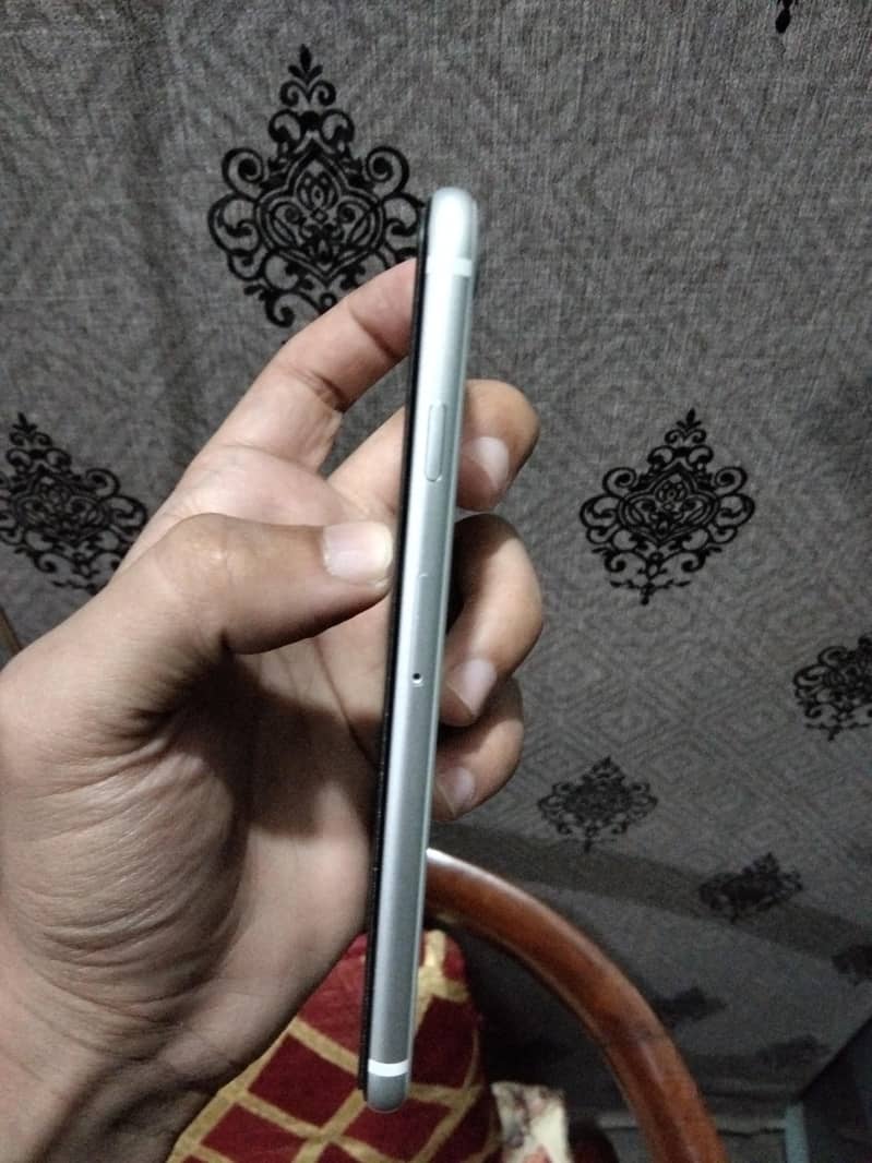 Apple iPhone SE 4
