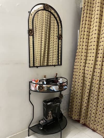 Mirror Dressing