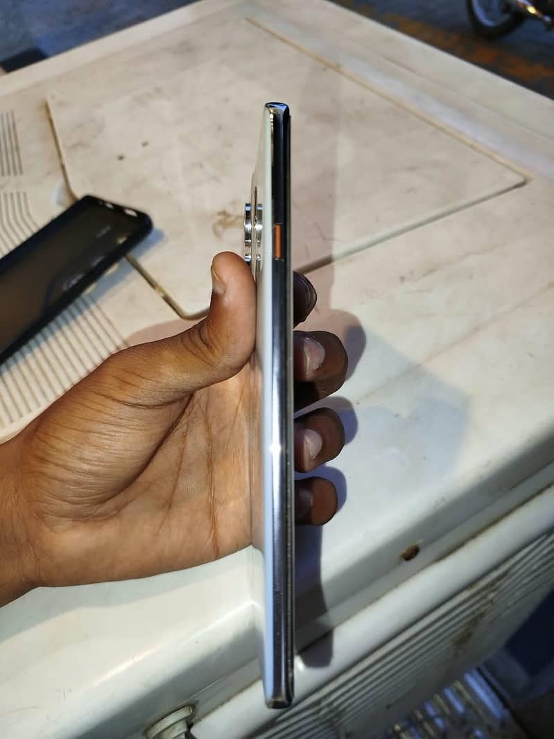 Tecno CAMON 40 Pro 5