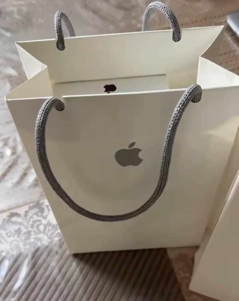 Apple iPhone 18 Pro Max 1
