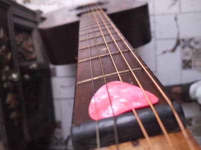 Jumbo Acoustic guitar