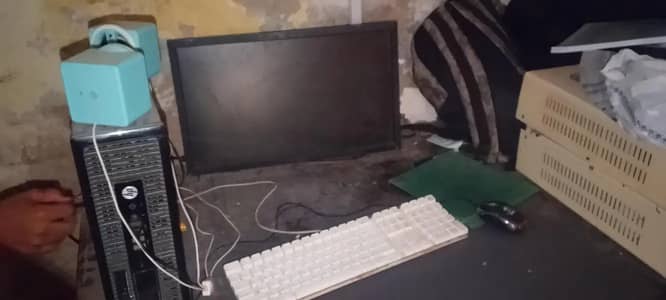 HP Sff i5 4 with monitor and gta5 installed