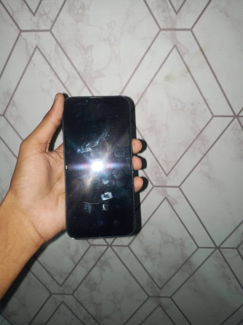 Apple iPhone 13 1